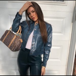 Vintage leather trucker jacket! Size small